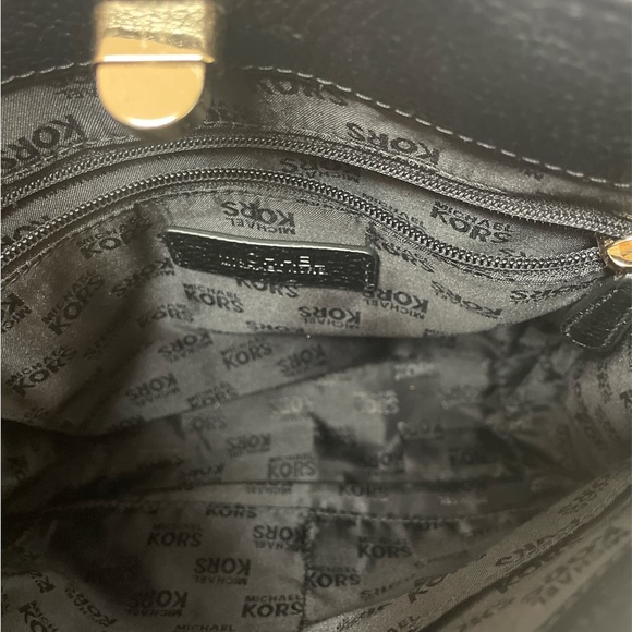 Michael Kors Sullivan Studded Crossbody Messenger Black EEUC - Picture 3 of 4